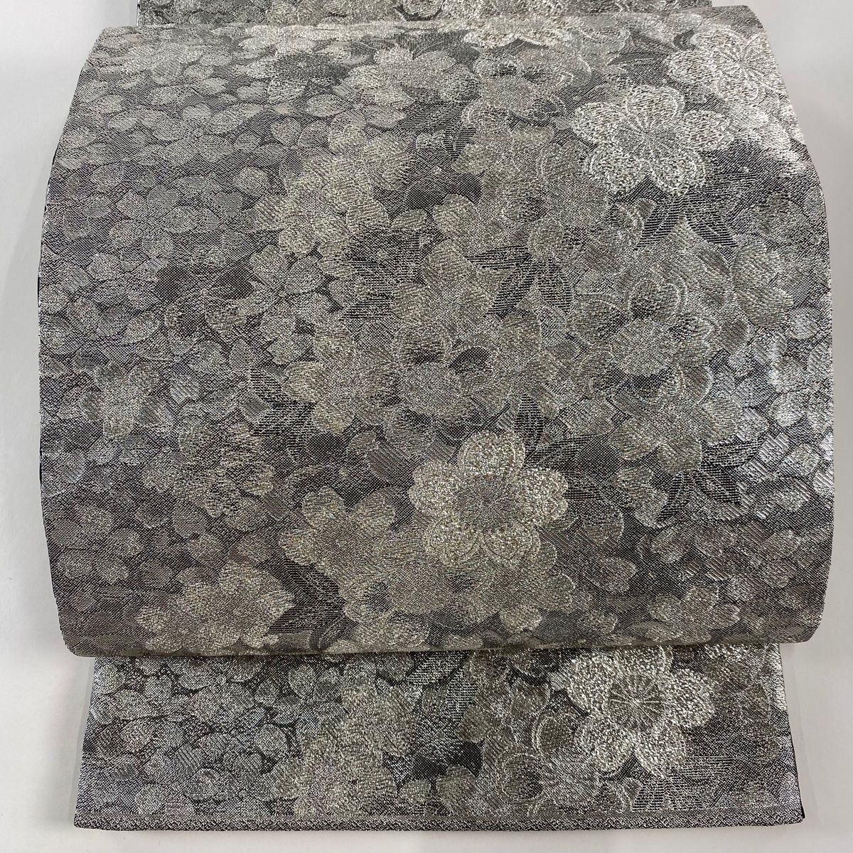 袋帯 美品 秀品 桜 箔 銀糸 銀色 全通 正絹 【中古】 - メルカリ