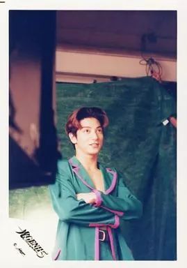 中古】生写真(ジャニーズ) 光GENJI/赤坂晃/膝上・衣装緑・腕組み