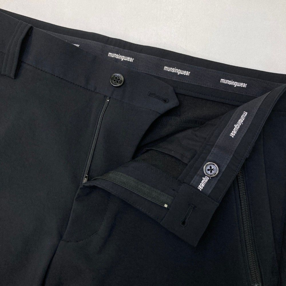 サイズ：82 MUNSING WEAR マンシングウェア MEMSJD05 パンツ  ブラック系 [240101442122] ゴルフウェア メンズ ストスト サイズ：82 MUNSING WEAR マンシングウェア MEMSJD05 パンツ