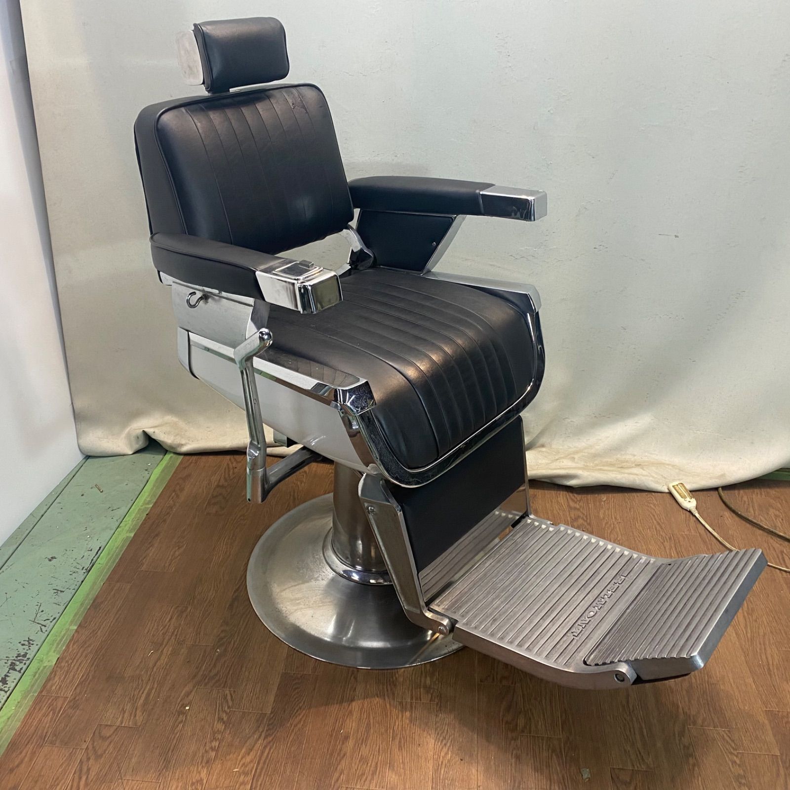 RB-077 タカラベルモント製 レトロ理容椅子903E - メルカリ