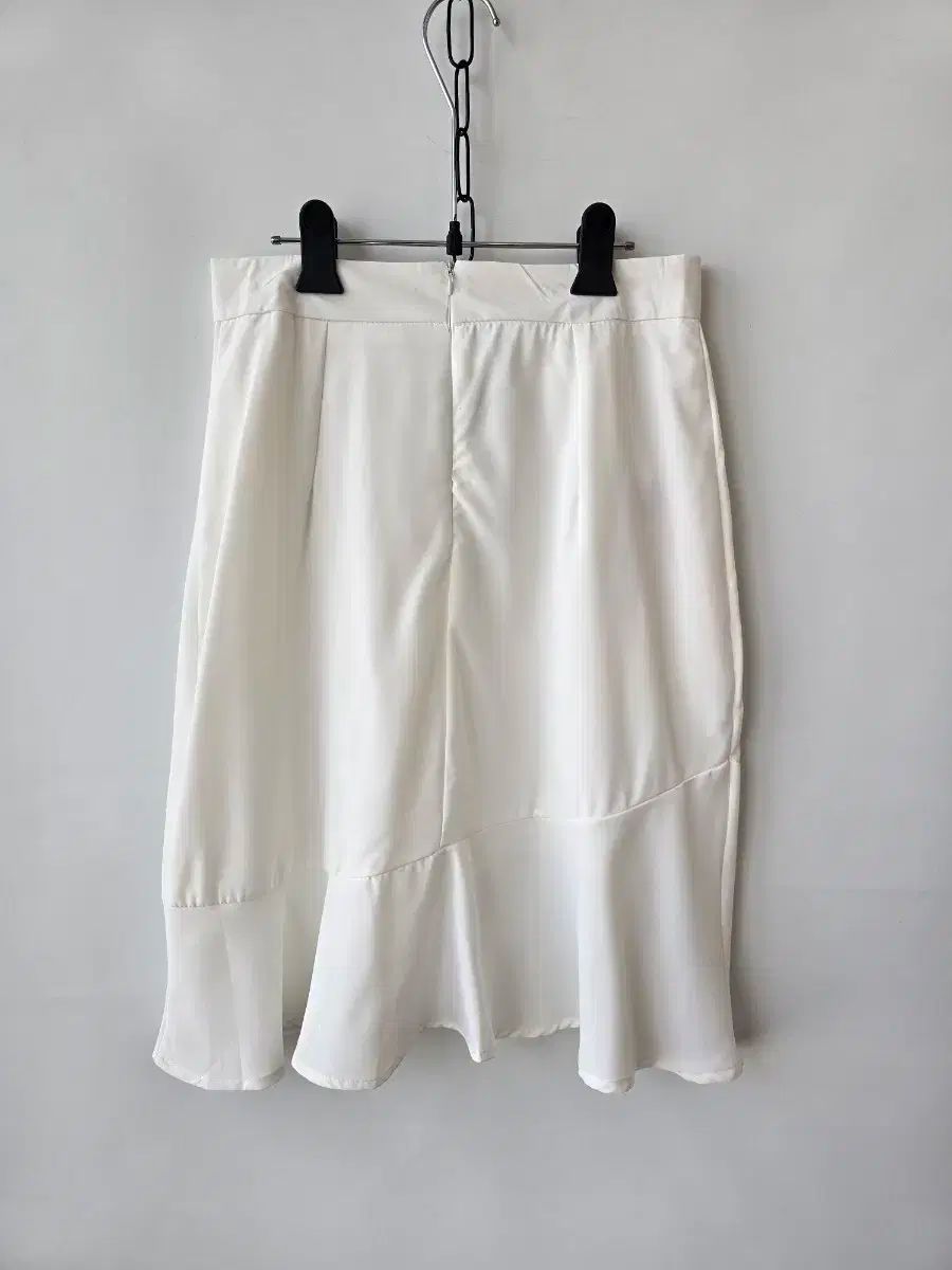 28 ) ホワイト スカート/ 新品 - メルカリ