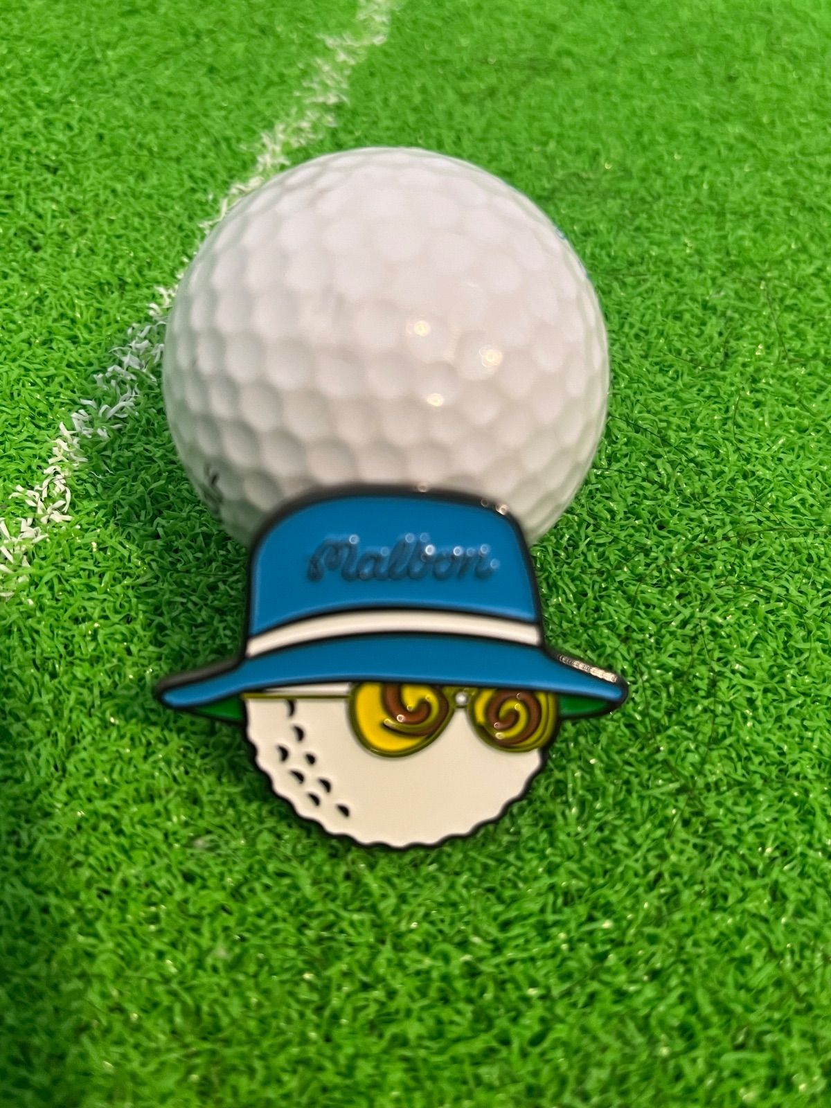 マルボン malbon ゴルフ ボール2個とマーカーセット マルボンゴルフボール 2個.ゴルフマーカーセット - メルカリ