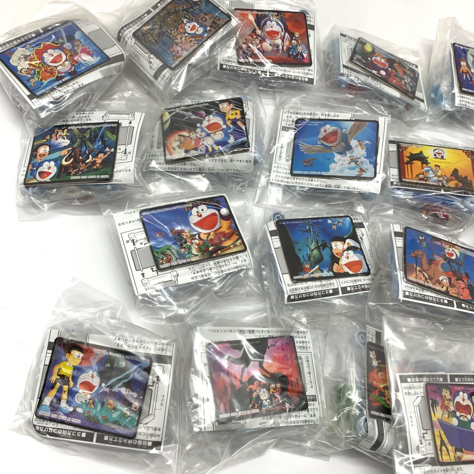 つなげてドラえもんがいっぱい 映画ドラえもん25周年フィギュア 【公式