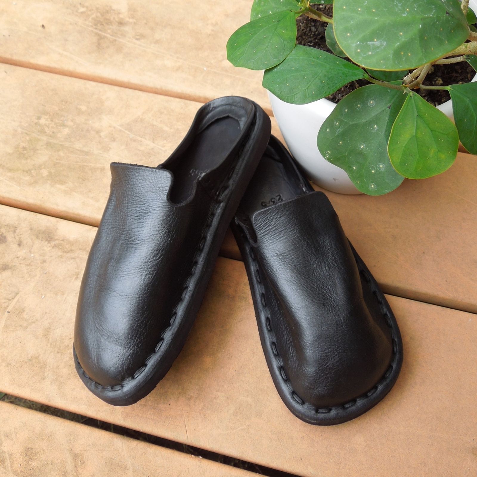 bighug oddバブーシュ●ブラック