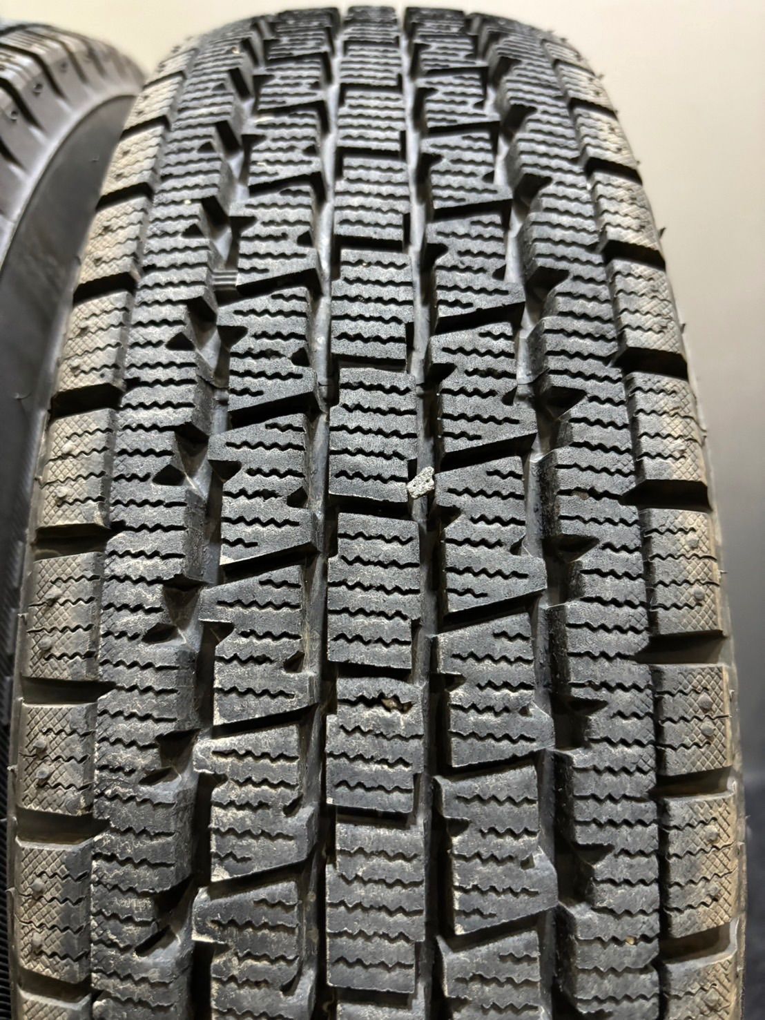 ★145/80R12 80/78N LT BRIDGESTONE/W300 22年製 キャロウィン 12インチ 4J +40 100 12H マルチ スタッドレス バリ山 4本 (南1-F771)