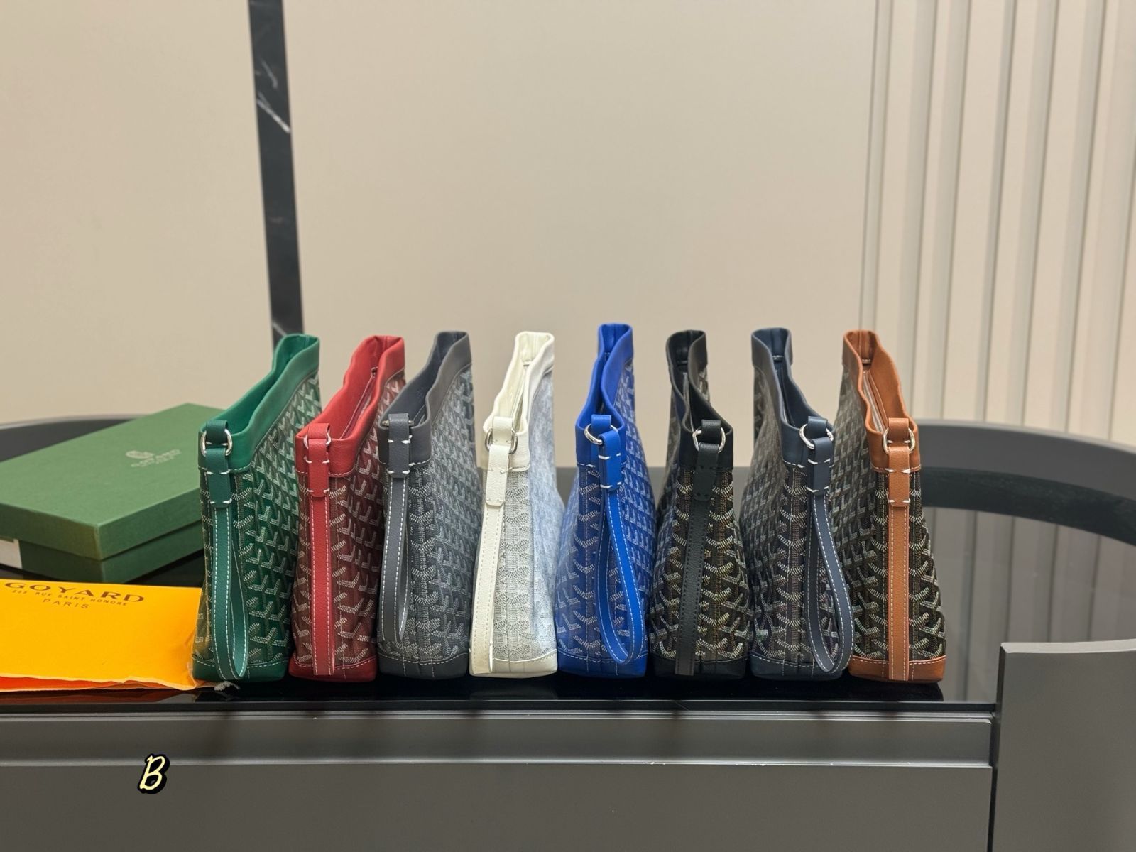 未使用品！GOYARDクラッチバッグ GOYARD - 【未使用級】GOYARD クラッチバッグ 総柄 ロゴ