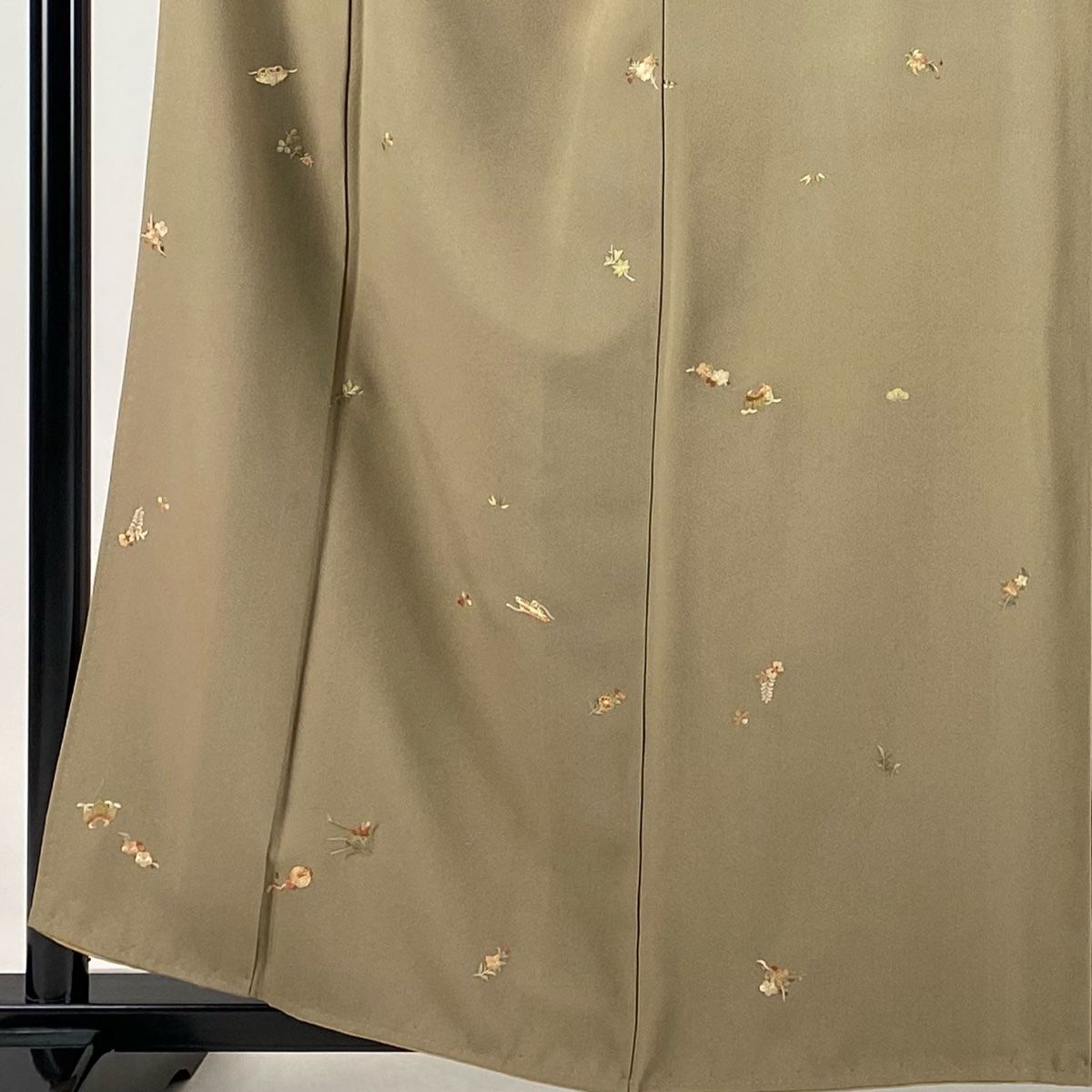 小紋 身丈165cm 裄丈67cm M 袷 宝尽くし 片輪車 輝宝織 茶緑色 正絹 逸品 中古