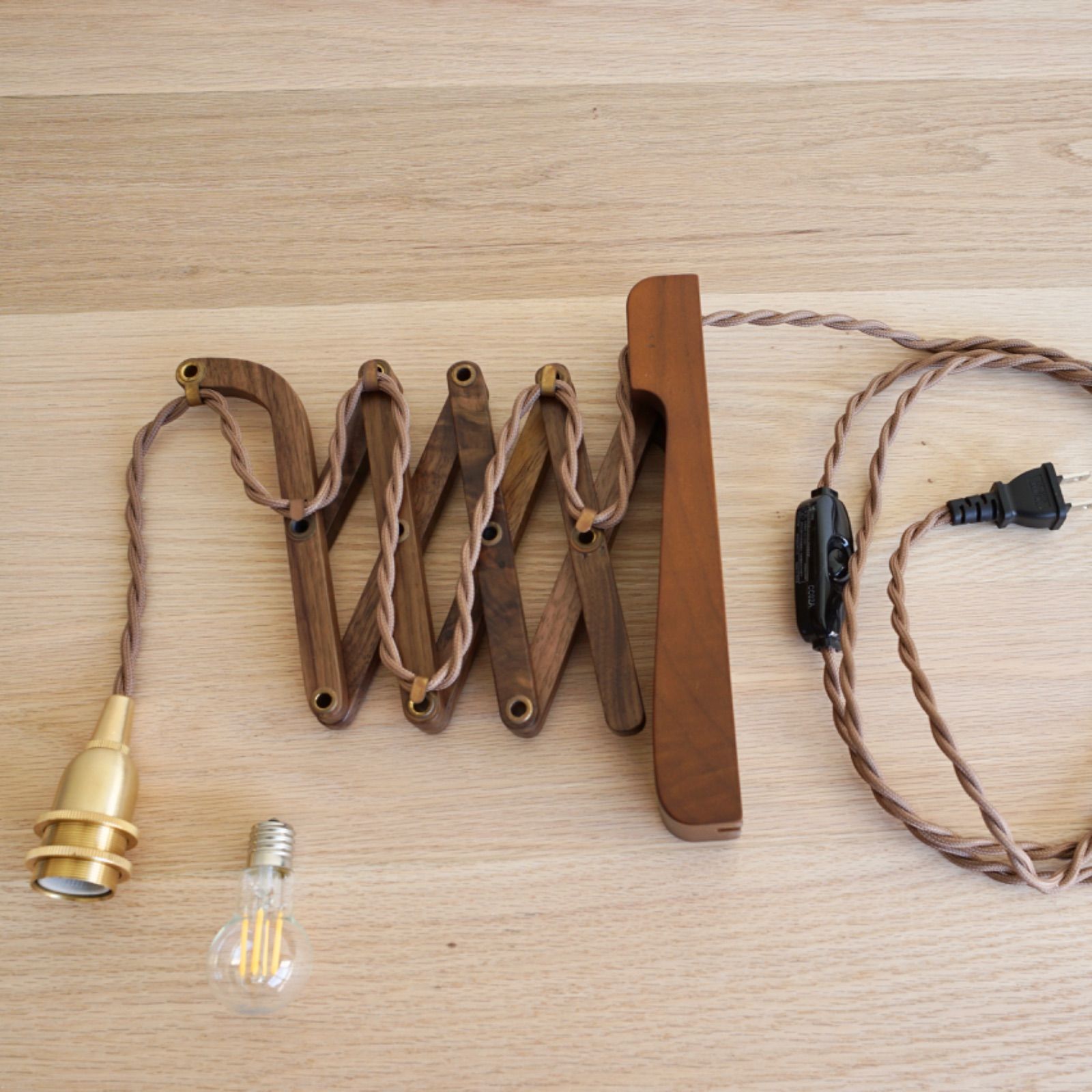 ウォールナット LED