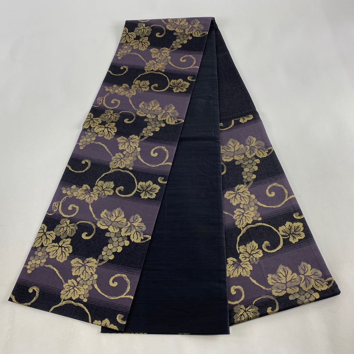 袋帯 多目 美品 逸品 華文 相良刺繍 金糸 茶色 お太鼓柄 正絹