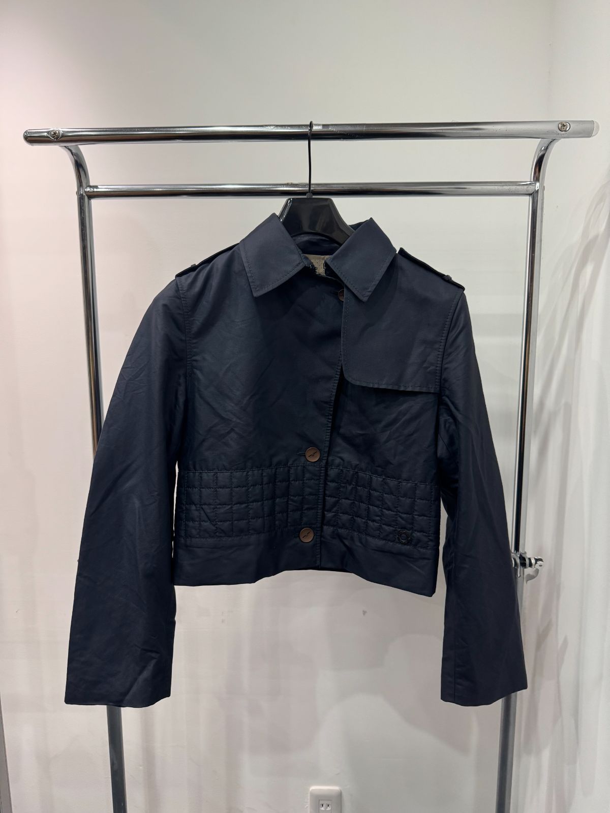 CHANEL CCチョコバー ショートトレンチコート 00P ネイビー D25072408