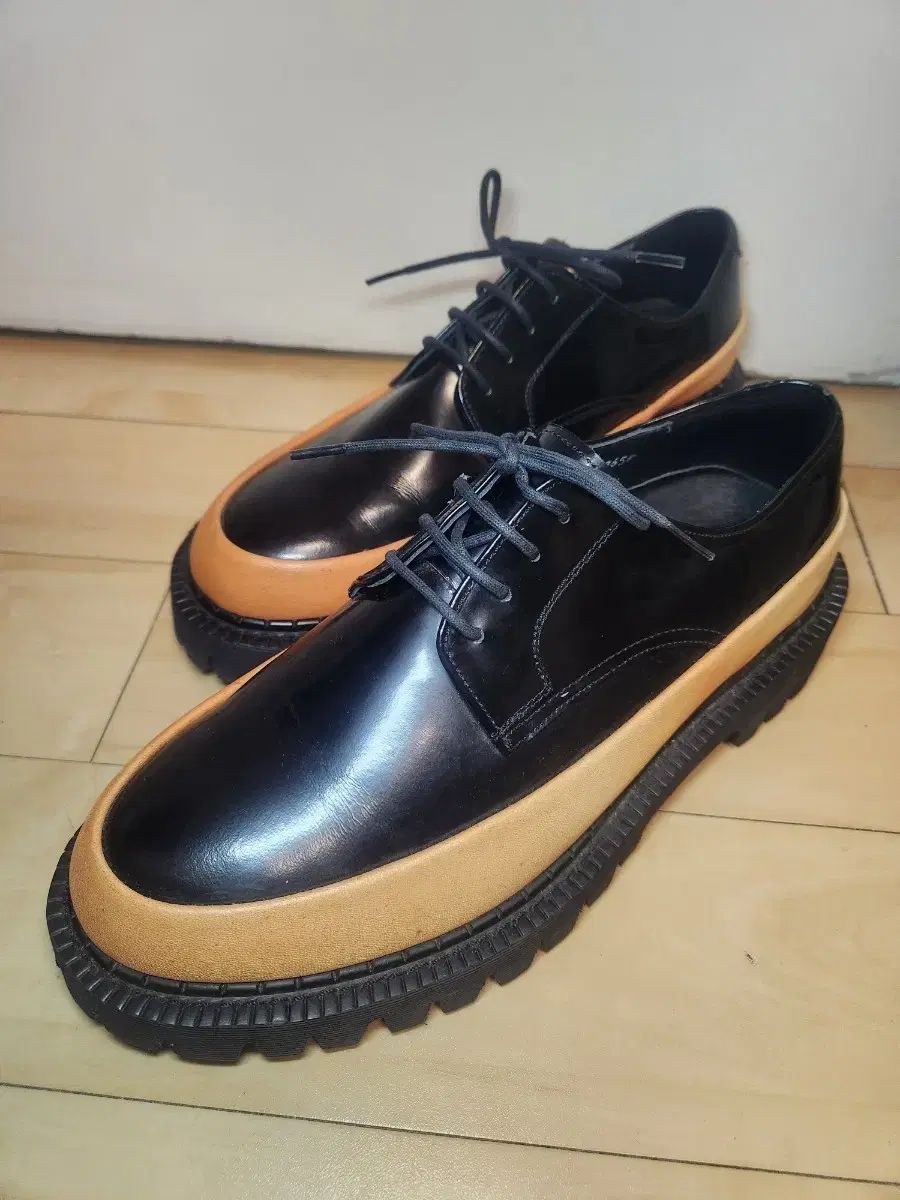 265 手靴 スカーレット カーフ ダービーシューズ