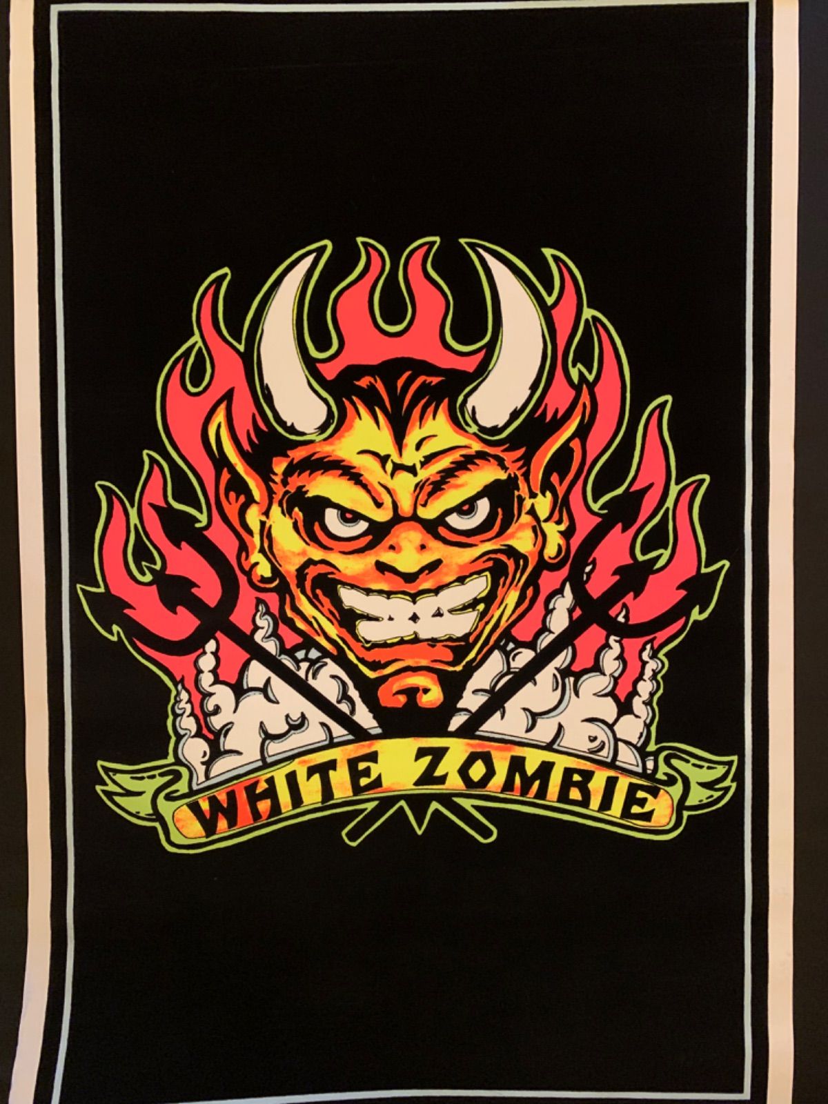 レア 90s WHITE ZOMBIE ブラックライトポスターホワイトゾンビ ⭐️レア！【入手困難】希少未開封 ホワイトゾンビ ブラック