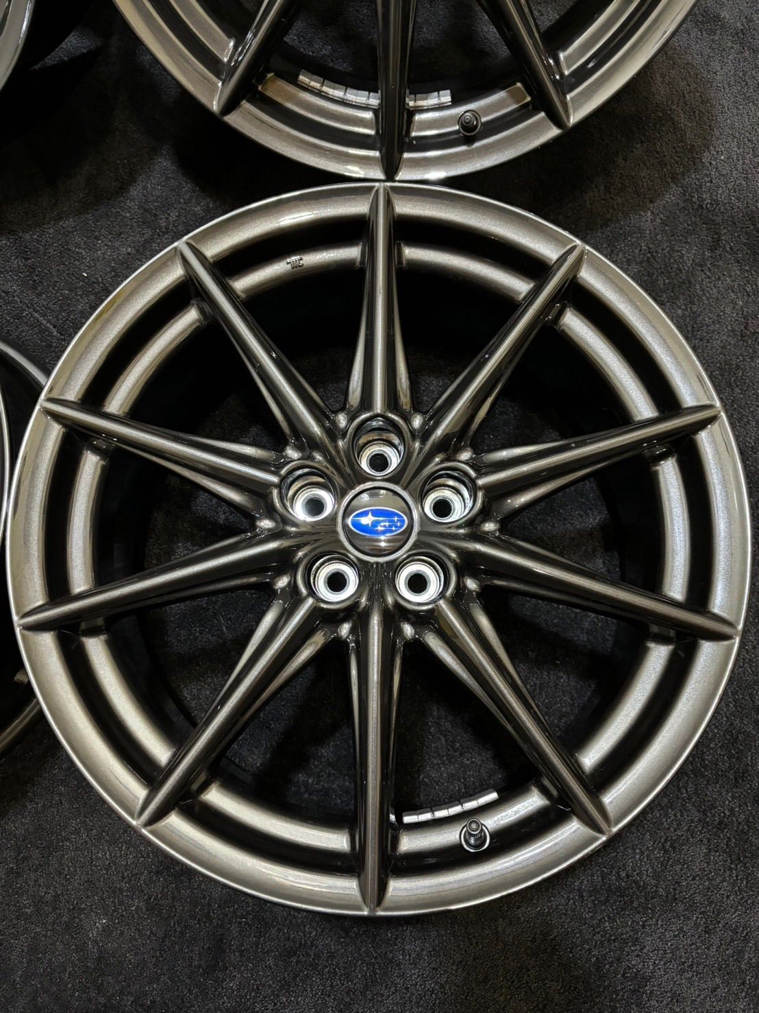 新車外し】スバル ZD8 BRZ Sグレード 純正 18in 7.5J +48 PCD100