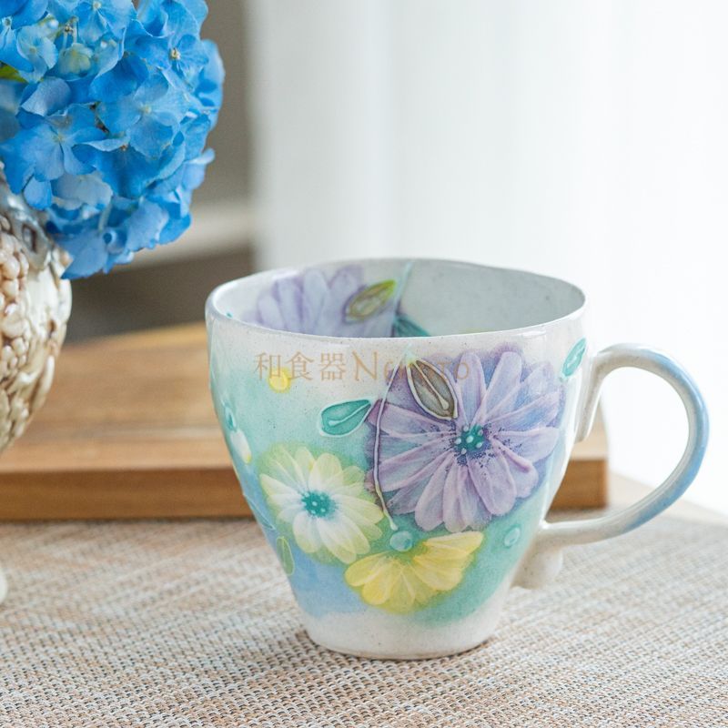 青白い花柄の陶器　網目焼 FLOWER L｜カップ （鍋島柄） | Ken Okuyama CASA ONLINE STORE