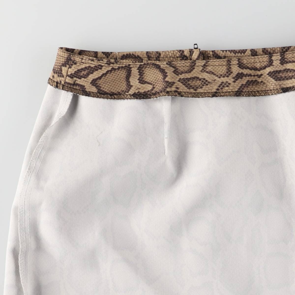 古着 XOXO 蛇柄 パイソン柄 台形 ミニスカート USA製 レディースM相当