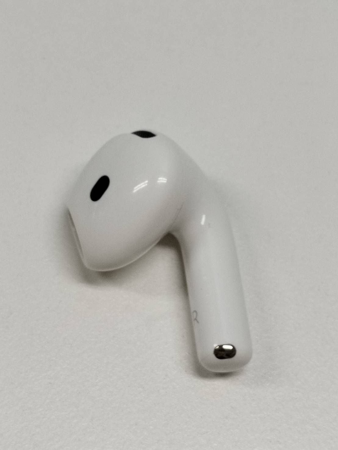 AirPods 第4世代 R片耳 右耳のみ イヤホン A3055 CSME AirPods 第4世代 R片耳 右耳のみ イヤホン A3055｜Yahoo!フリマ