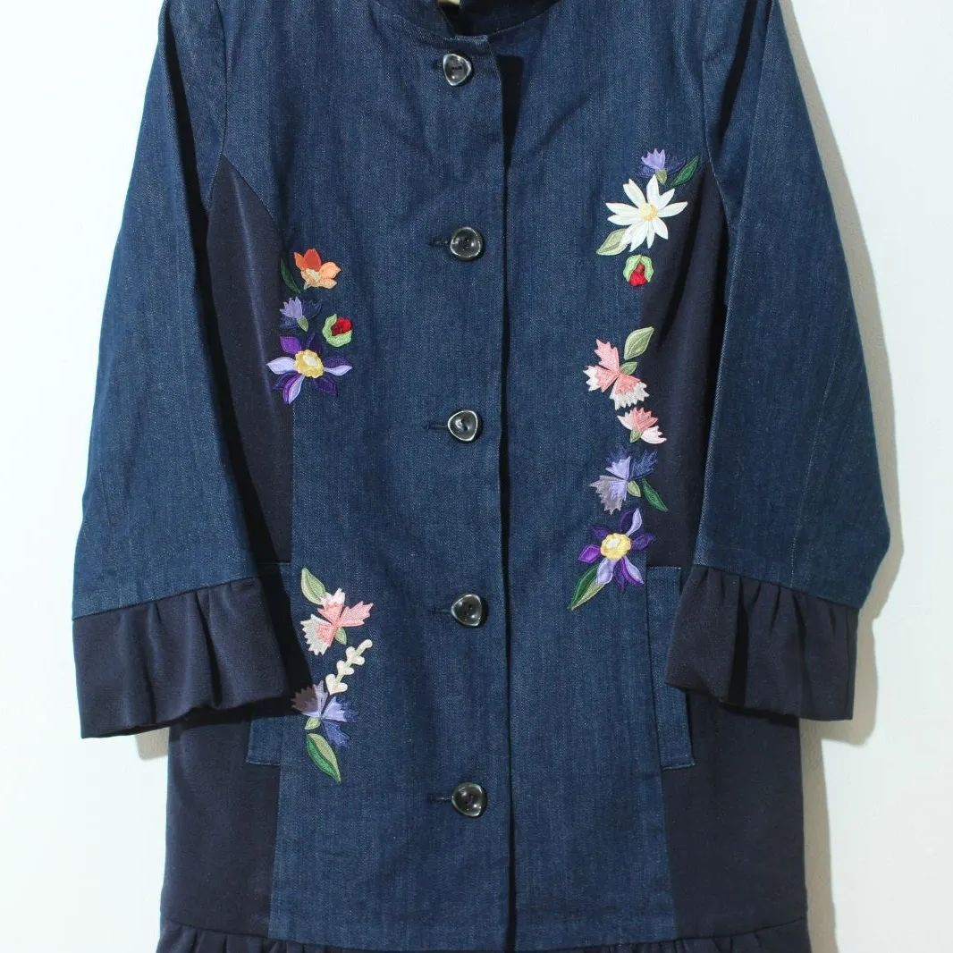 Ms.REIKO ホワイト刺繍テーラードジャケット Ms.REIKO ホワイト刺繍テーラードジャケット