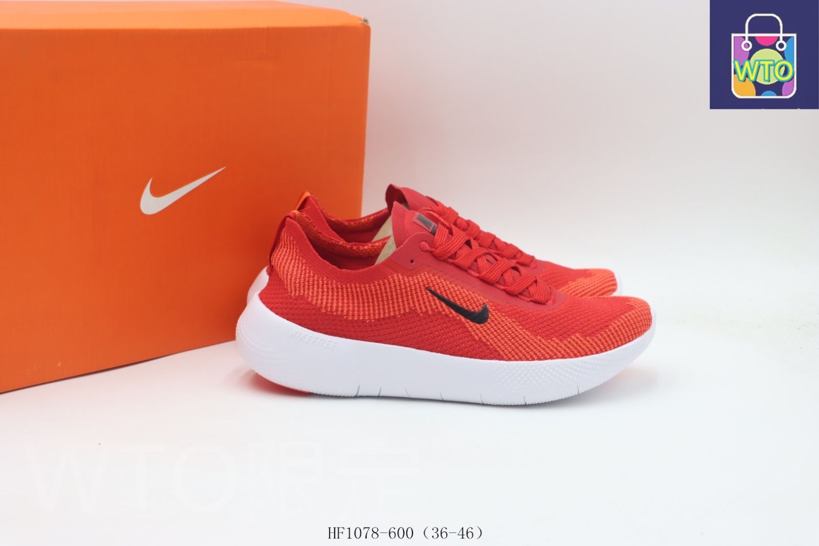 新品未使用　NIKE ランニングシューズ　25.5センチ　レッド 今日特価】ナイキ ランニングシューズ レッドアンドホワイト