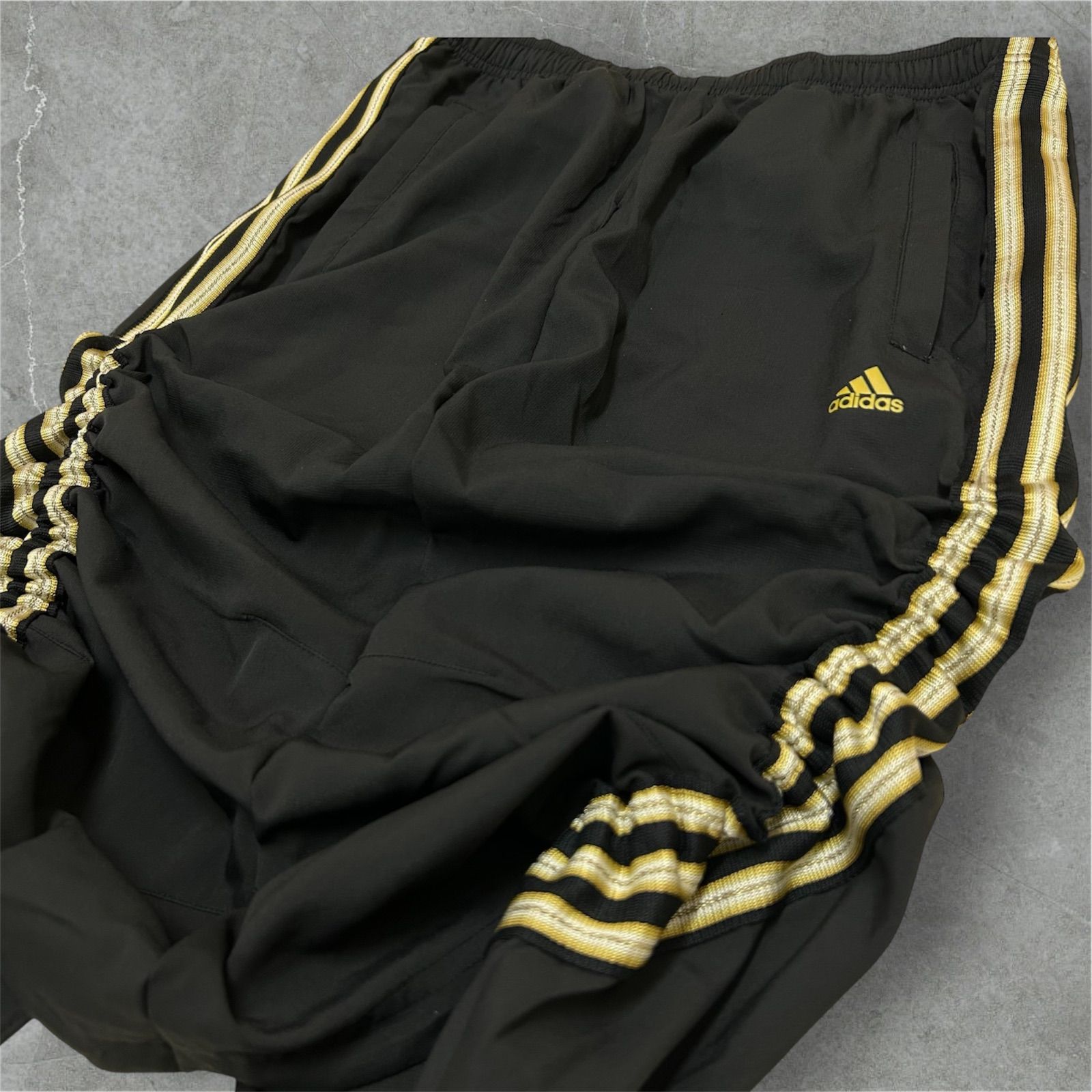 【リメイク】adidas ブラック トラックパンツ スカート adidas トラックパンツ 再構築リメイク ジャージ マーメイド