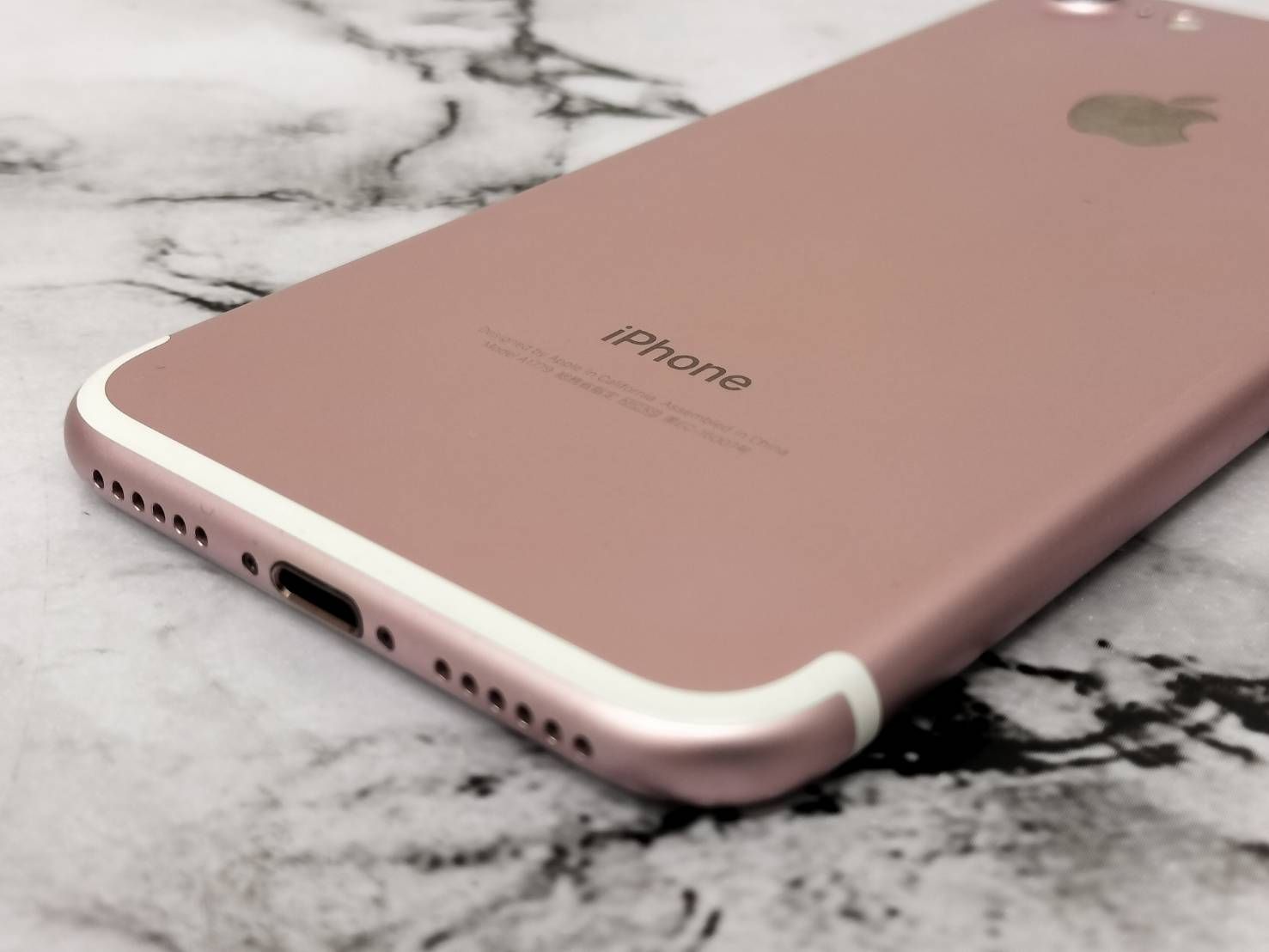 Apple - Iphone7 128GB ローズゴールド Apple iPhone 7 Unlocked 32GB/128GB - Rose Gold, Black, Red