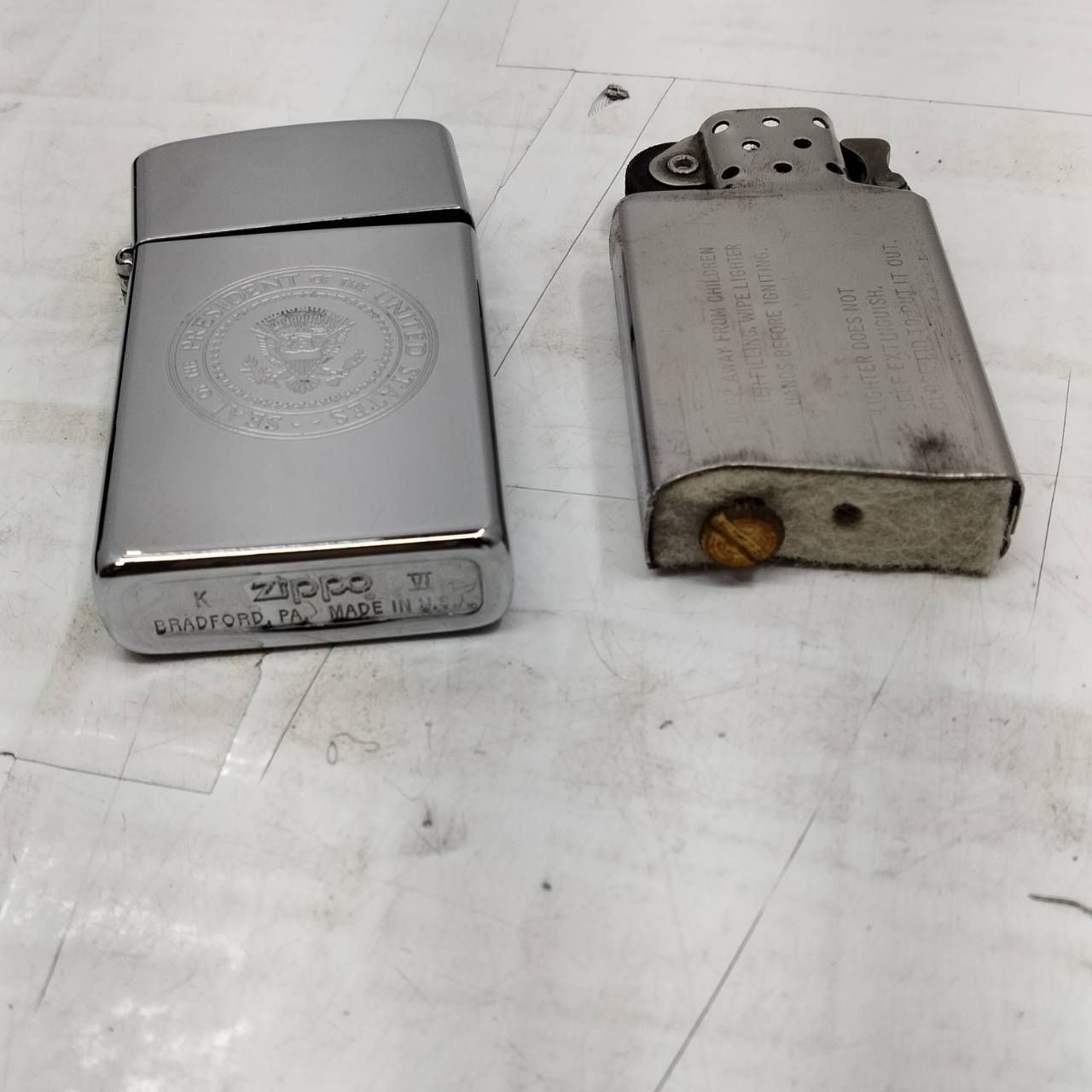 h60407　Zippo　ジッポー　SEAL OF THE PRESIDENT OF THE UNITED STATES　オイルライター スリム　ケース付　 喫煙具