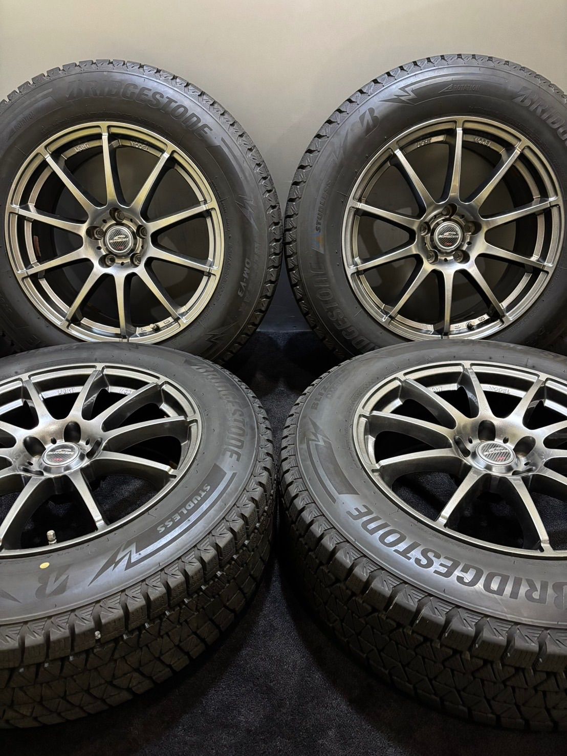 235|65R18 BRIDGESTONE|DM-V3 21年製 SCHNEIDER 18インチ 8J 35 114.3 5H スタッドレス 4本 レクサス RX ハリアー 南9-J82