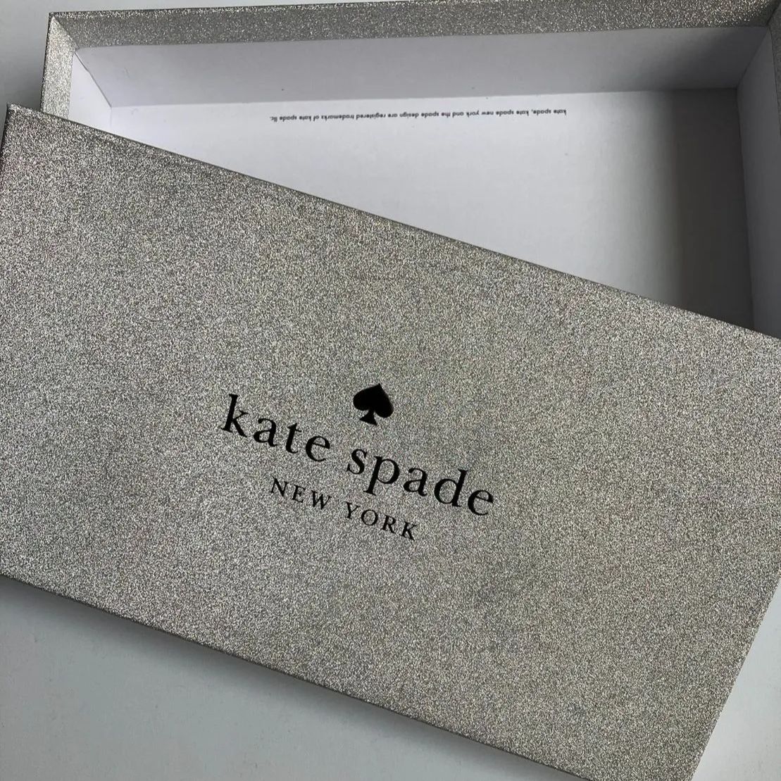 ケイトスペード（kate spade） 長財布 日本未発売 花柄 直営店購入