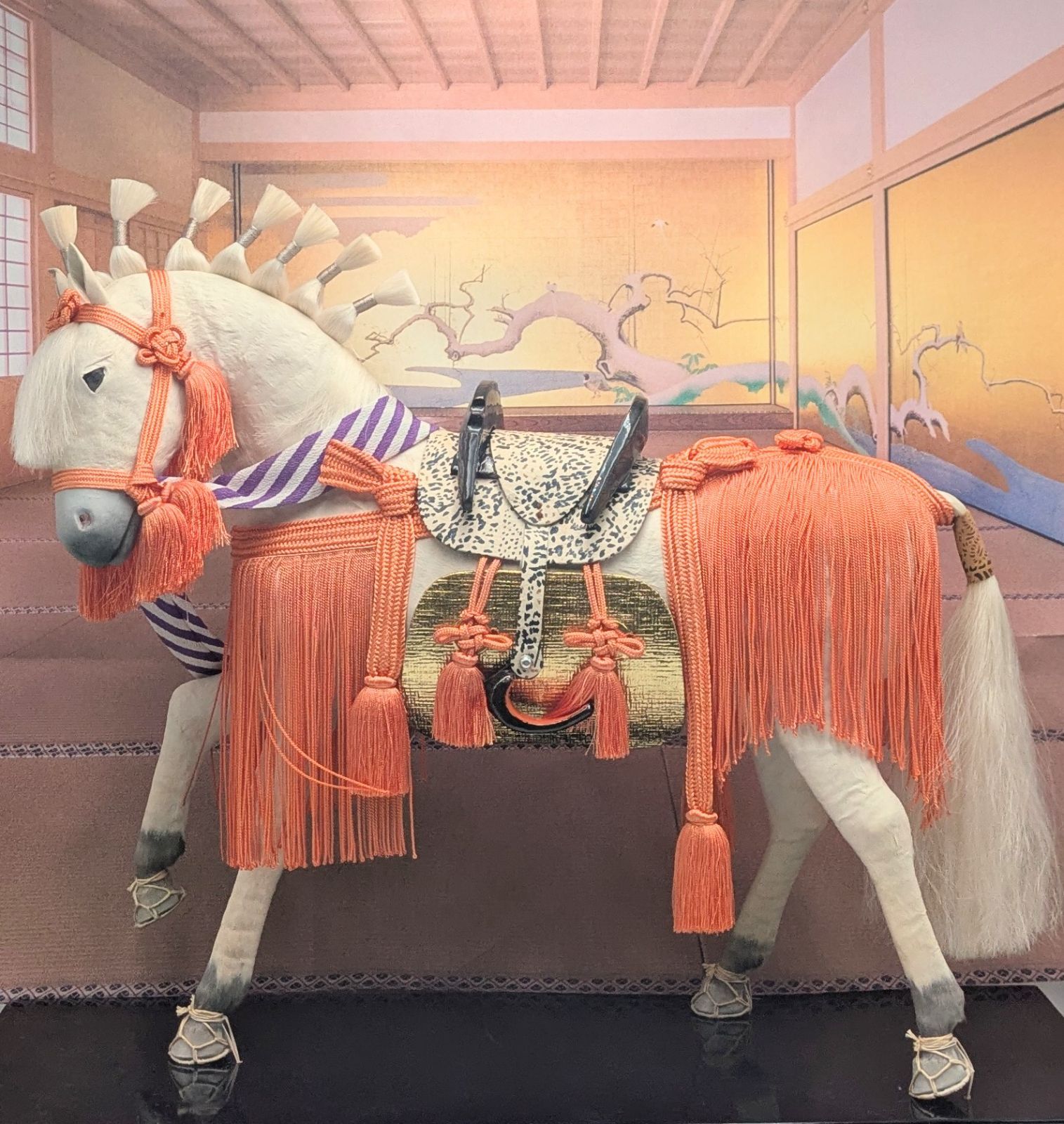 【アンティーク】大扇子 飾り扇 巨大 馬 縁起物 当時物 ビンテージ 和道具 扇子 絹飾扇 花車 金茶 7寸 21cm 絹扇子 和風扇子 飾り扇子 日本の花