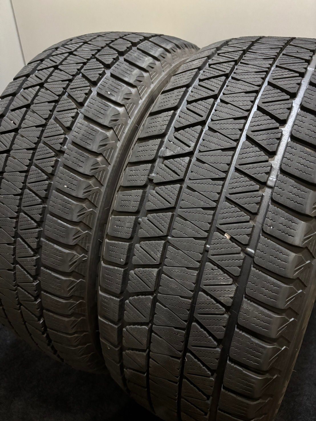 255 50R19 BRIDGESTONE DM-V3 22年製 スタッドレス 2本 ブリヂストン ブリザック GLC GLE EQC 南8-K62