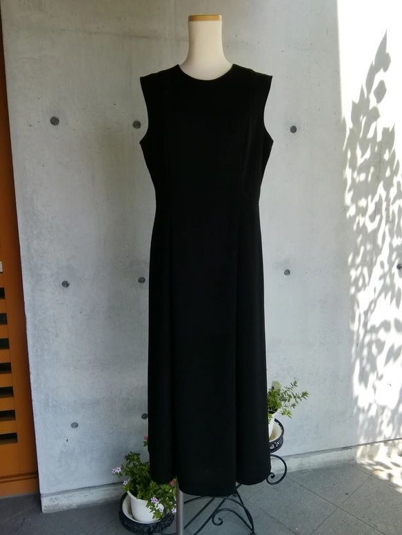 喪服 4L~6L 日本製 ブラックフォーマルノースリーブロングワンピース ドレスにもなるロング丈 127800-2