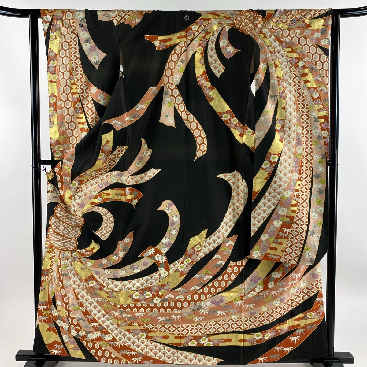 振袖 身丈161cm 裄丈63cm S 袷 束熨斗 松 金糸 金彩 黒 正絹 名品 