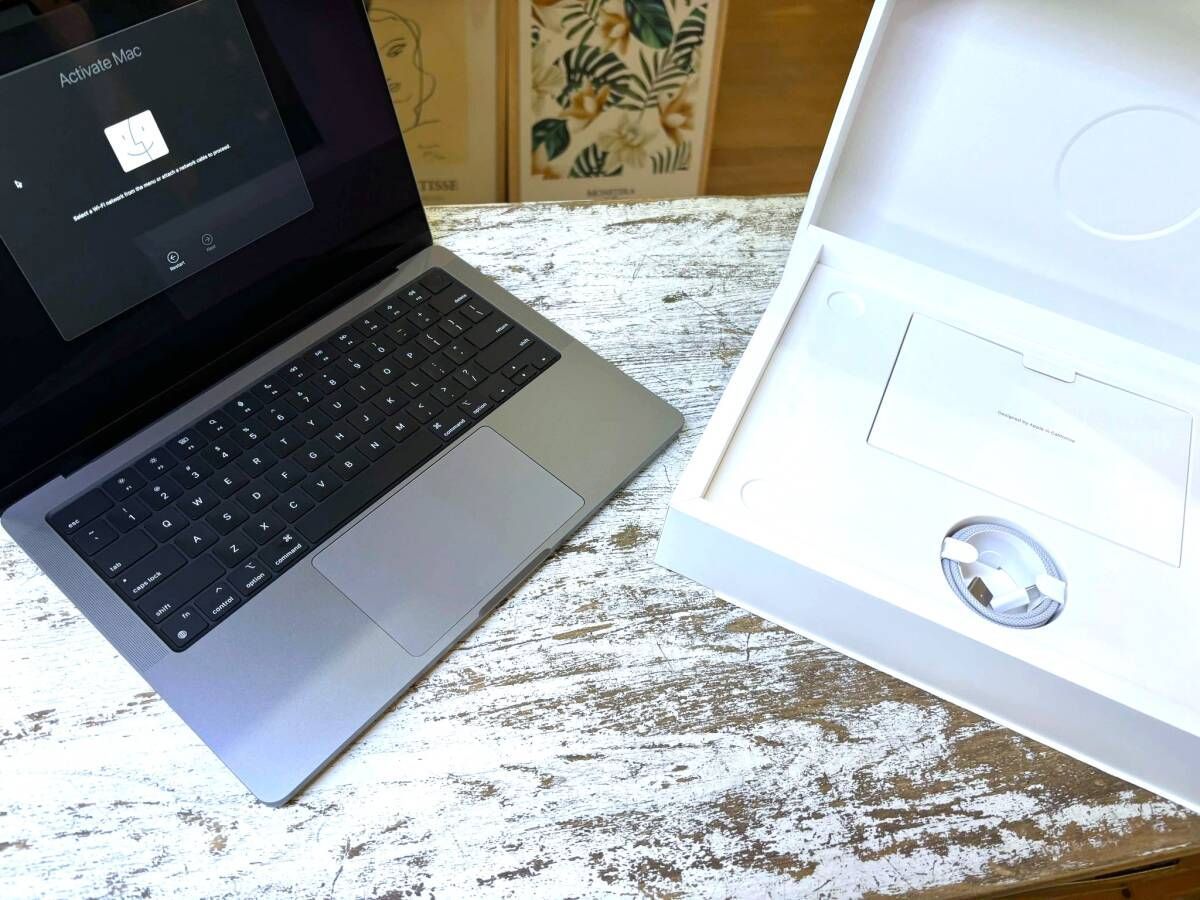 ◇ほぼ未使用 Apple MacBook Pro 14 インチ M3 16GB メモリ 1TB SSD 