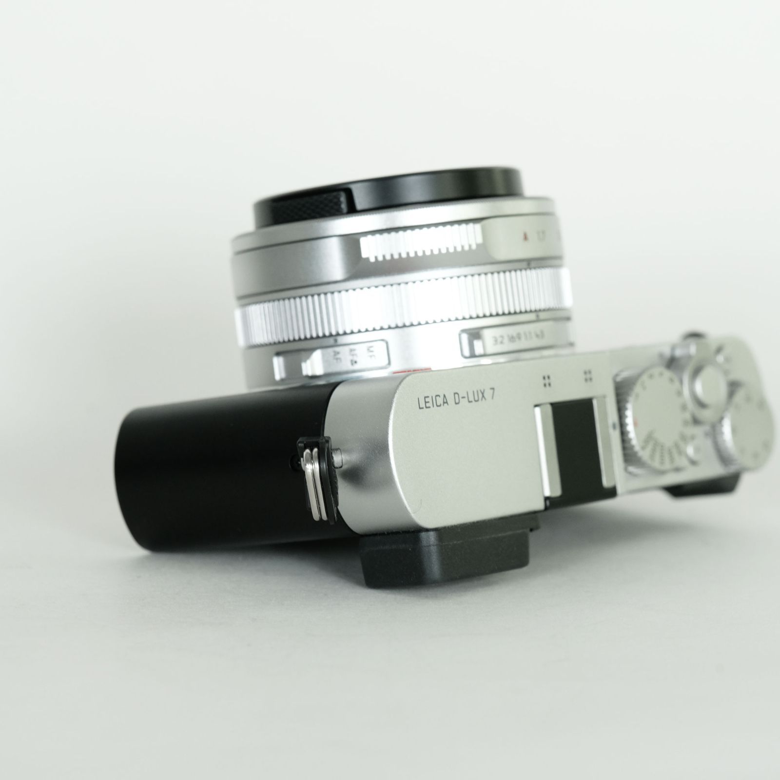 LEICA コンパクトデジタルカメラ バッテリーチャージャー付き LEICA D-LUX8用にUSB充電器を買った ＜Panasonic バッテリー