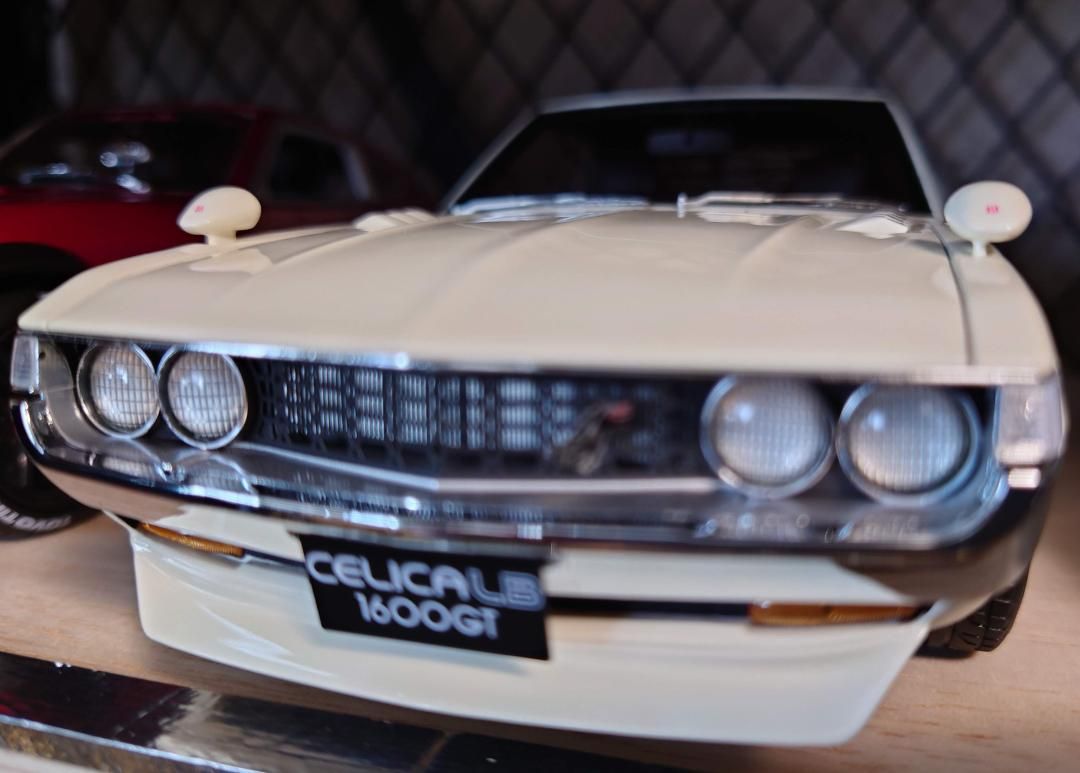 IG2605 1/18 Toyota Celica 1600GT LB (TA27) White With Engine
