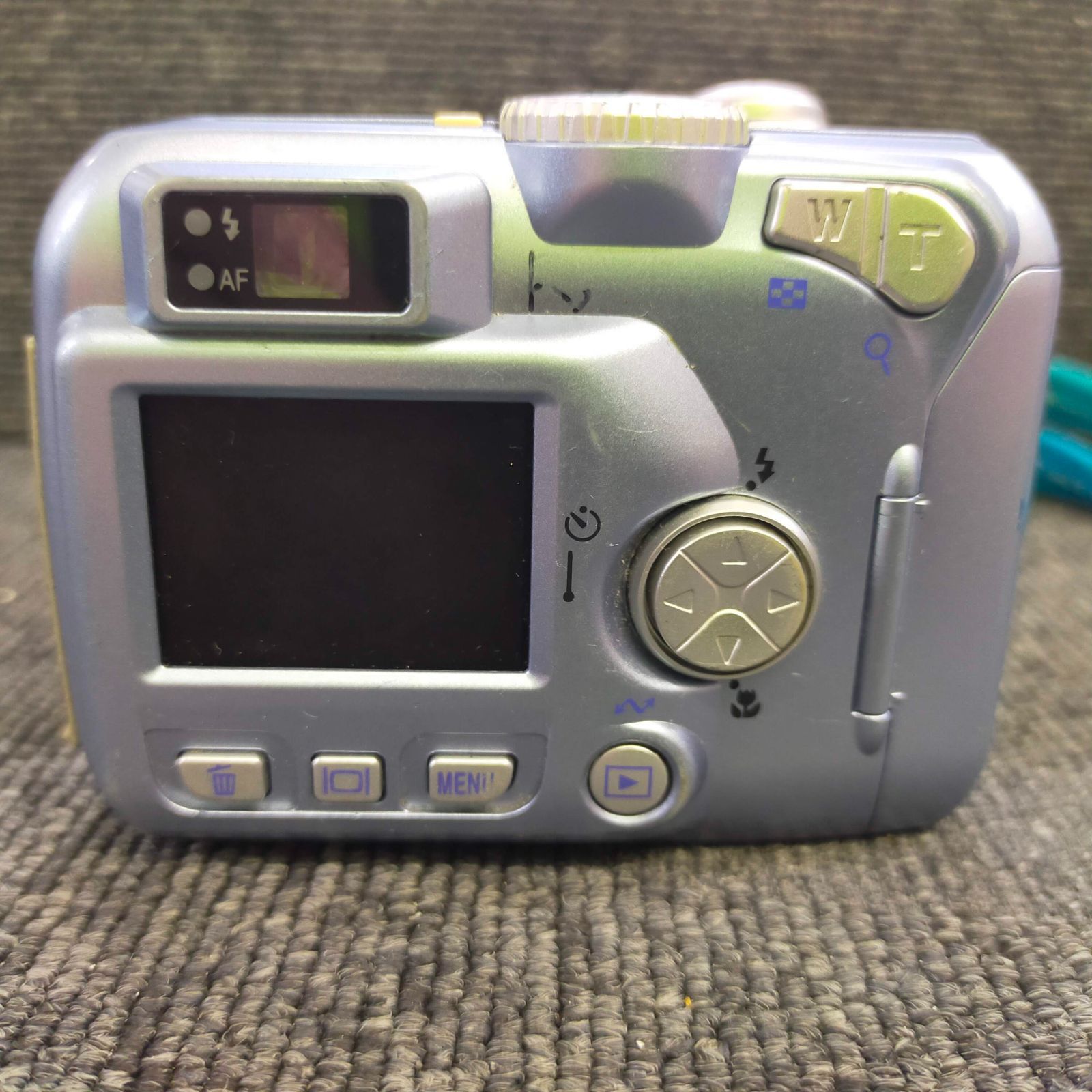 Nikon COOLPIX 2100 デジタルカメラ E2100 通電確認済 レンズ