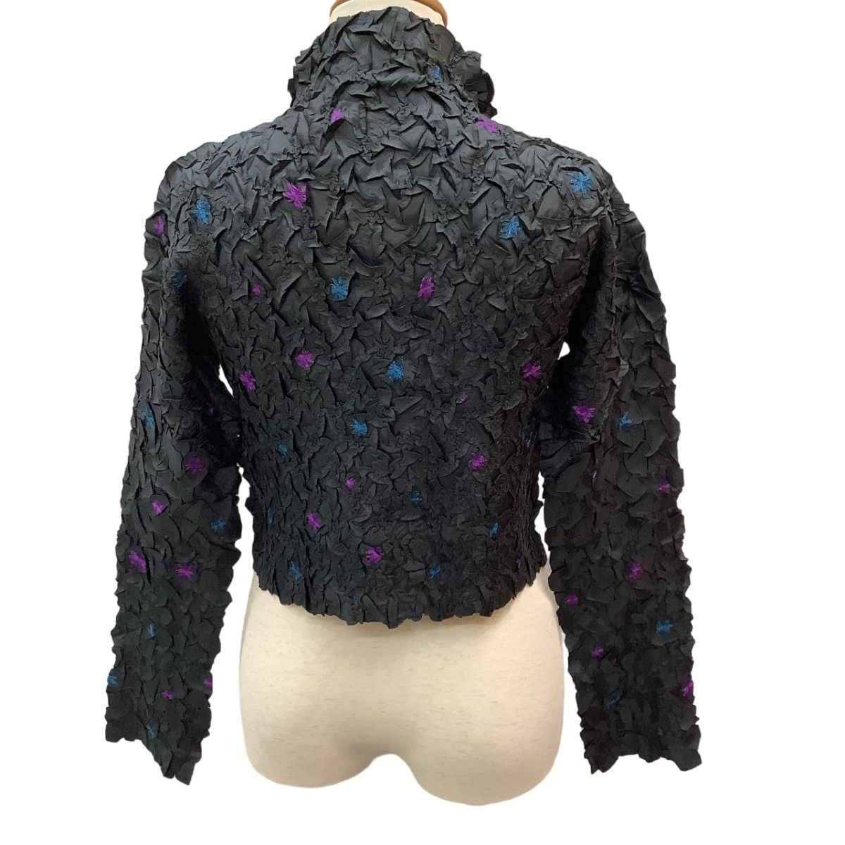 ♪♪ISSEY MIYAKE イッセイミヤケ シワ加工 花柄 カーディガン