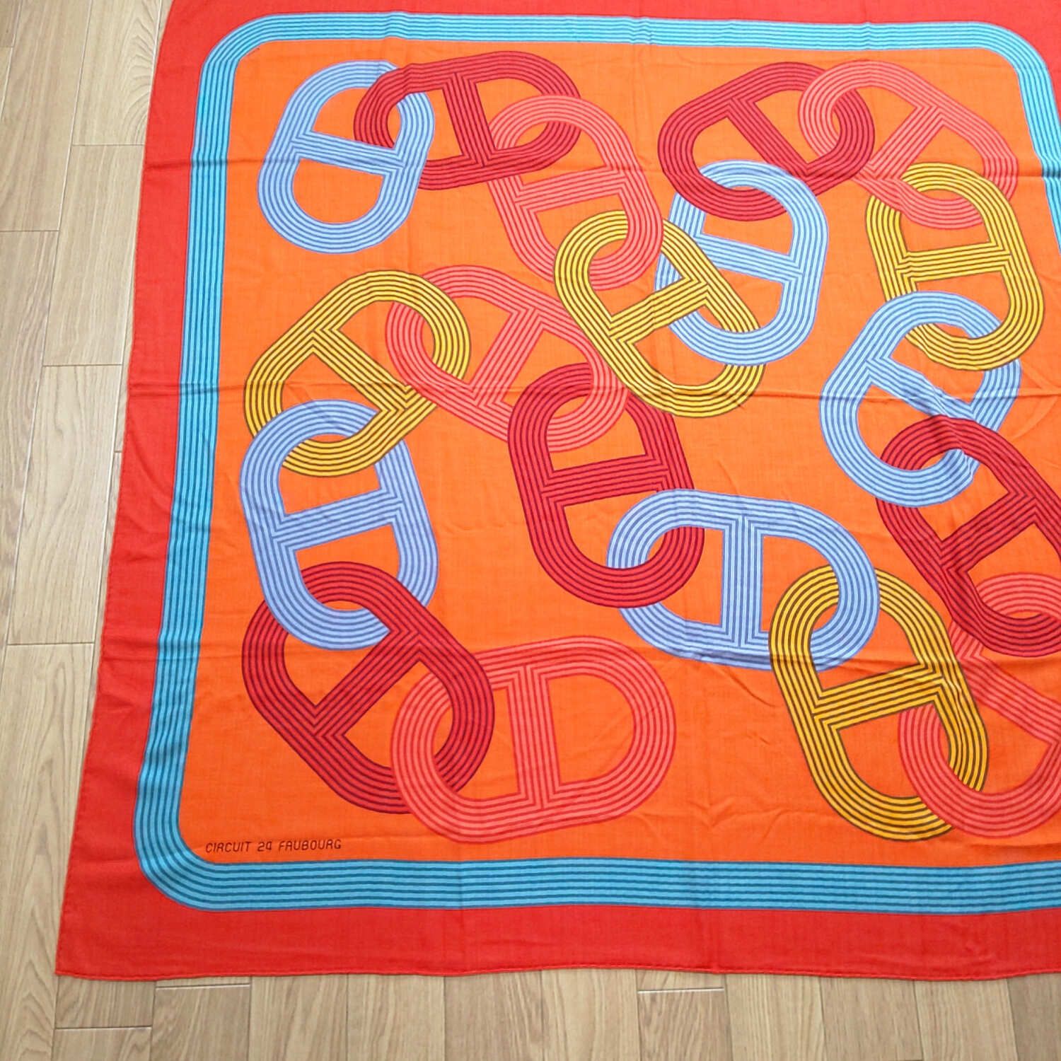 新品♡2025 エルメス カシシル シュヴァルドゥクールバンダナ ナチュラル 2025aw ファッション エルメス カシシル カレジェアン シュヴァル ドゥ