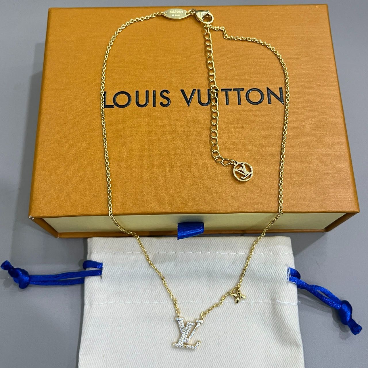 LOUIS VUITTON★ネックレス LVロゴ アイコニック ストラス