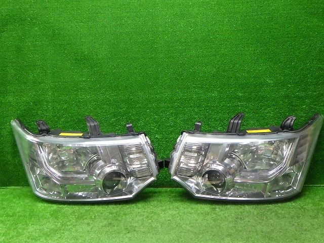 三菱 デリカD5 CV-5W 前期 ヘッドライト 左右 HID バラスト付 デリカD5 ヘッドライト 左右 HID CV 前期 100-87918 バラスト付
