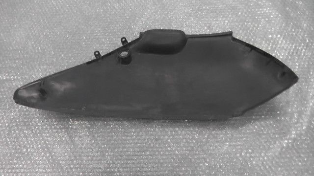 リード50　AF48-1008xxx　の　ボディカバー　左　傷　:#1759972613
