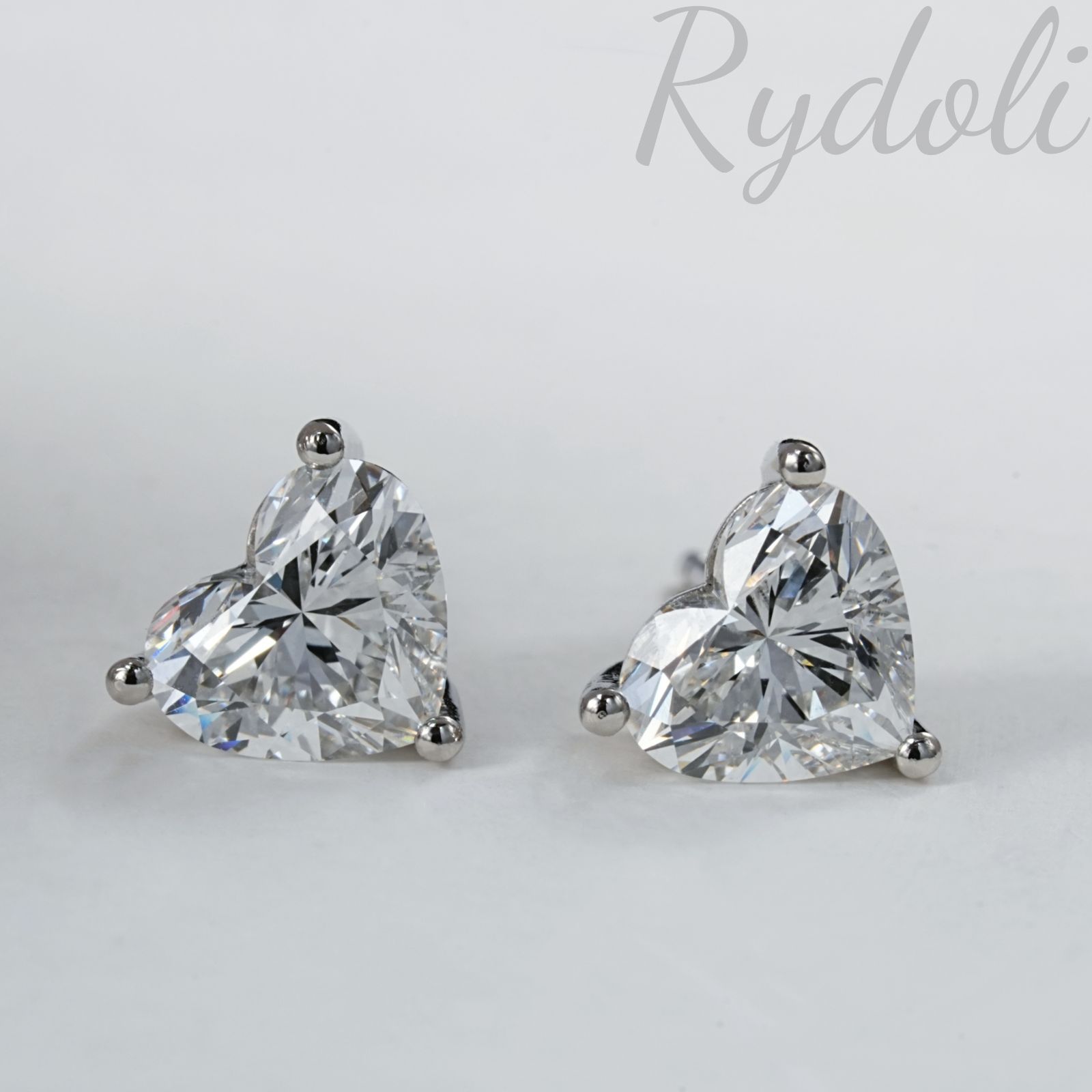 PT950 2.04ct ハートシェイプ オーダーメイドダイヤピアス ラボ 