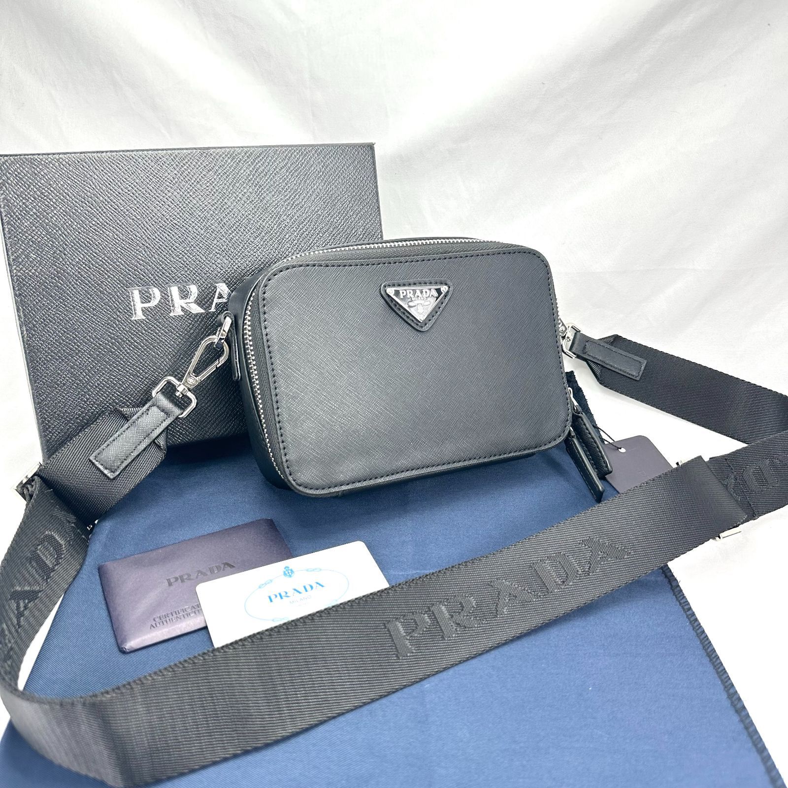 美品】PRADA プラダ カメラバッグ ショルダーバッグ 箱付き - メルカリ 