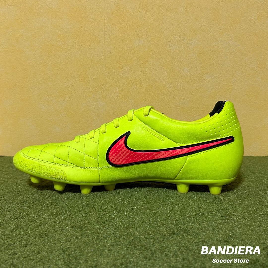 新品・未使用】NIKE ナイキ サッカースパイク ティエンポ