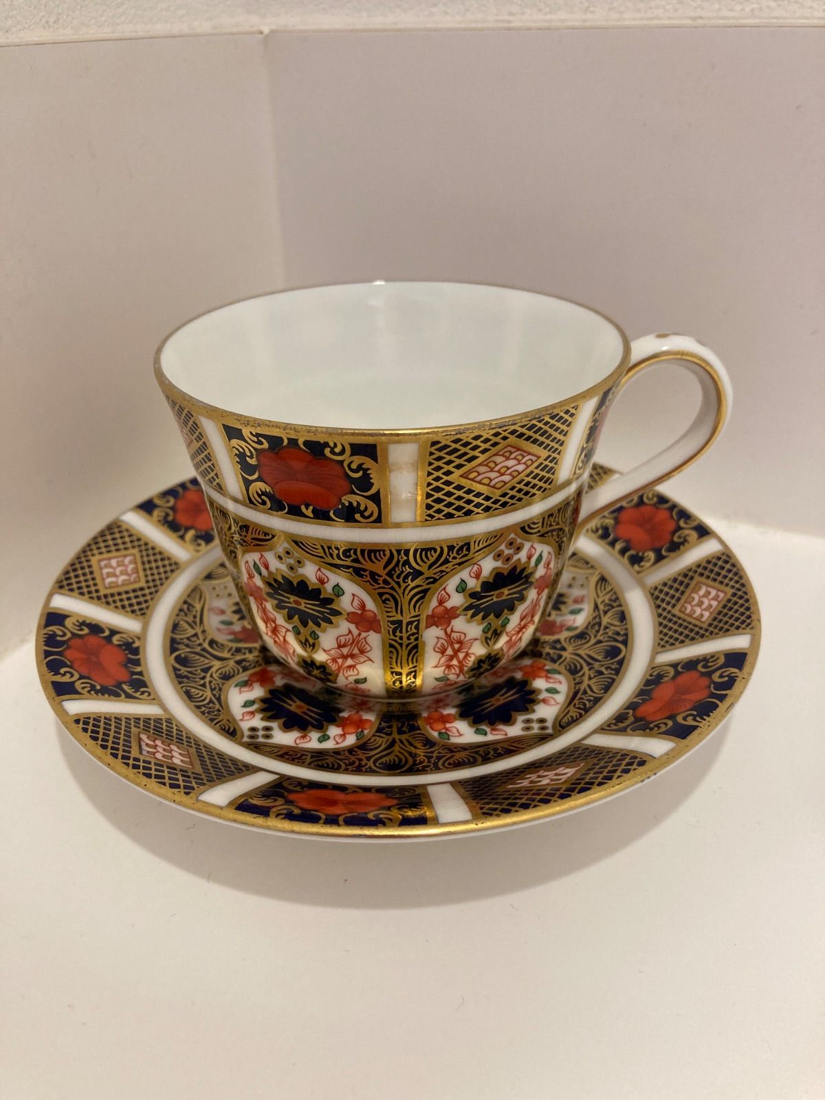 ロイヤルクラウンダービーのカップソーサーとケーキ皿です! ロイヤル