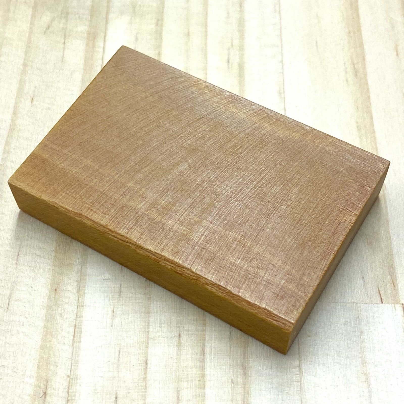 白檀 インド産 最高級 卸売 長さ約60mm 幅約40mm 厚み約10mm