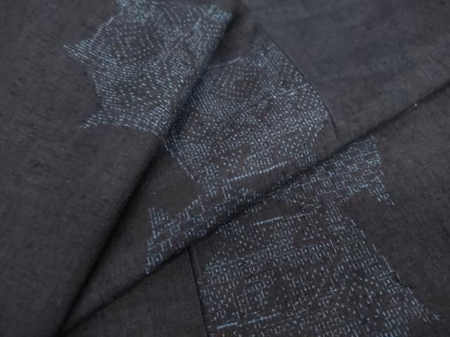 平和屋着物●本場結城紬　重要無形文化財　100亀甲　糸車文　正絹　逸品　未使用　DAAW5559ud 平和屋着物○本場結城紬 重要無形文化財 100亀甲 糸車文 正絹 逸品 未