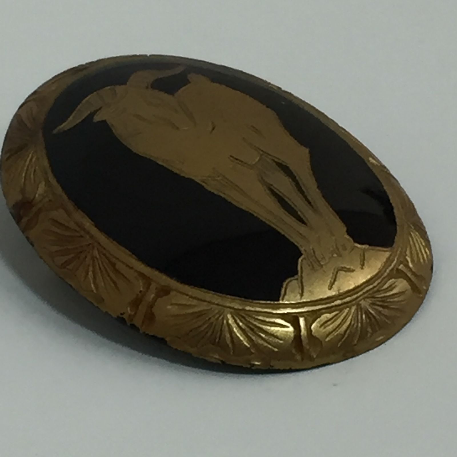 アキオ モリ 森暁雄 山羊模様のブローチ アーカンサス ゴールド