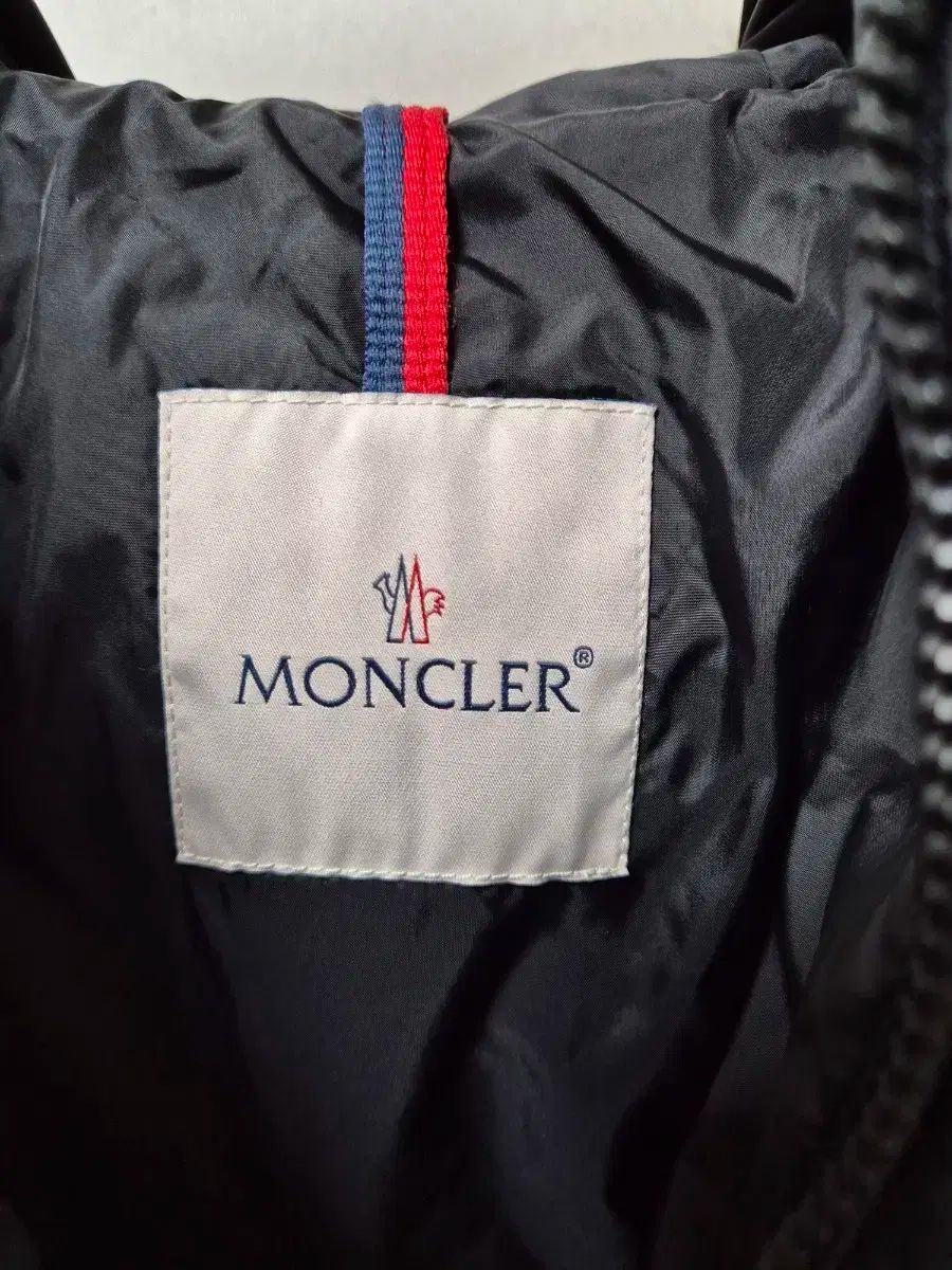 MONCLER モンクレール BYRON(モンクレール) キッズ ダウンジャケット 子供服・用品(85cm CHARPAL黒14A入荷大人も着られるキッズMONCLER(モンクレール)BUYMA byron（キッズ・ベビー・マタニティ）の通販 &frasl; 人気ファッションインスタグラマー TikTokerの黒田りこ様ご着用の ブラック（黒）系 - ブランド ダウン ニューマヤ