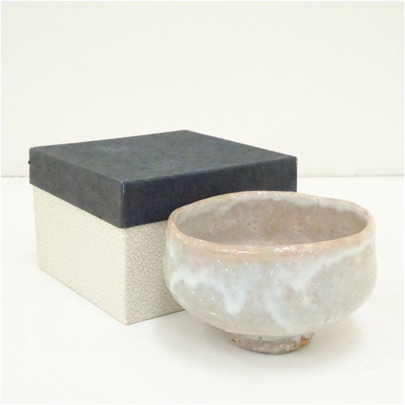 ♥古萩　半筒　茶碗　桐箱付き　萩焼　萩　骨董品 楽天市場】萩焼 茶碗（骨董品・アンティーク｜アート・美術品