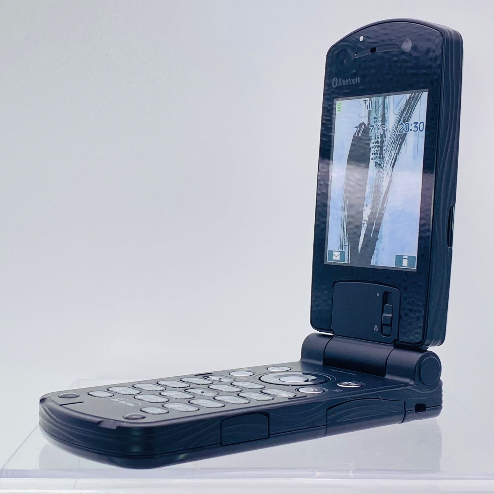 Docomo P902iS black x smoke black mockup model